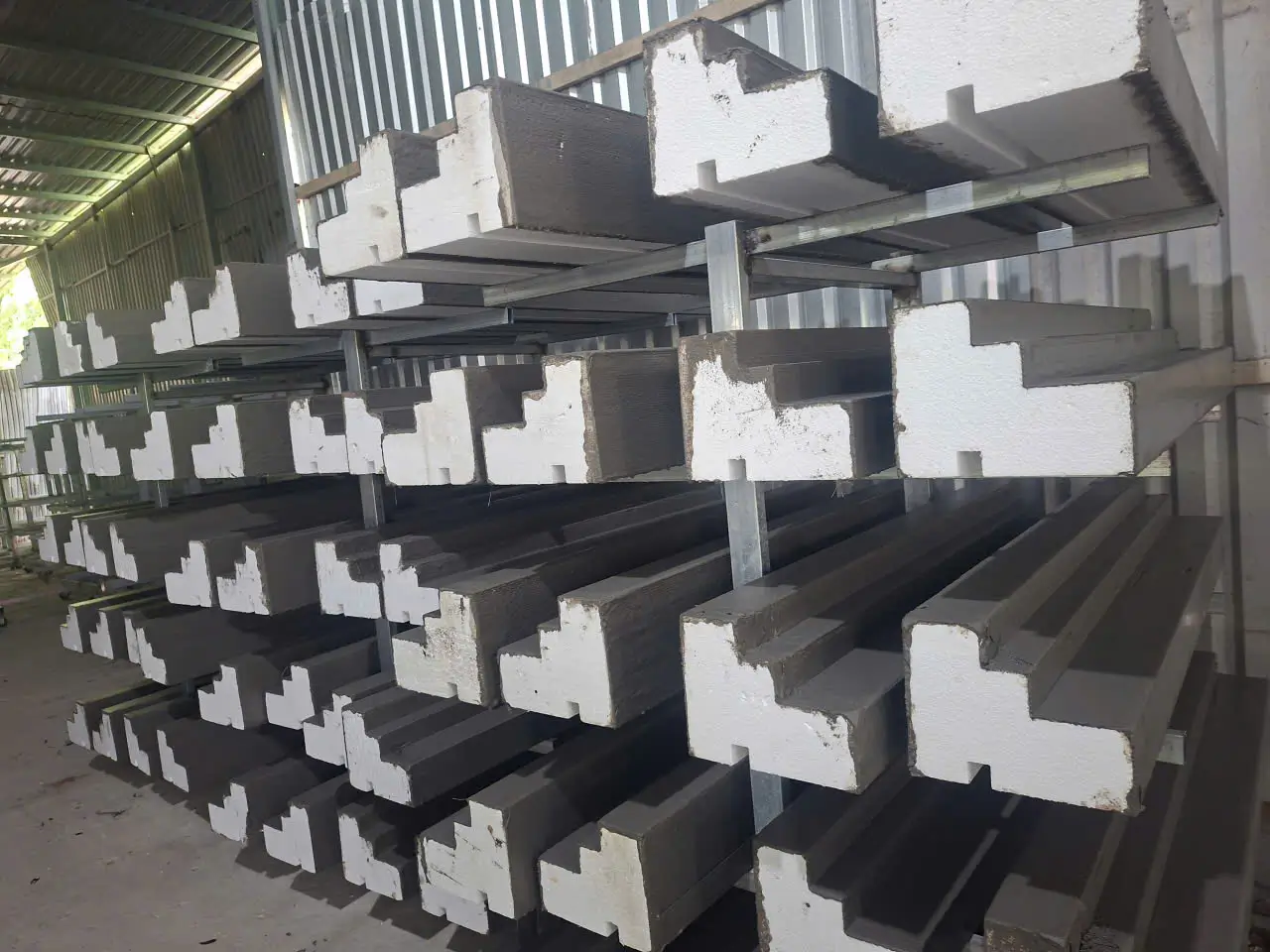 Một đơn vị cung cấp phào chỉ EPS uy tín luôn chú trọng đến chất lượng sản phẩm