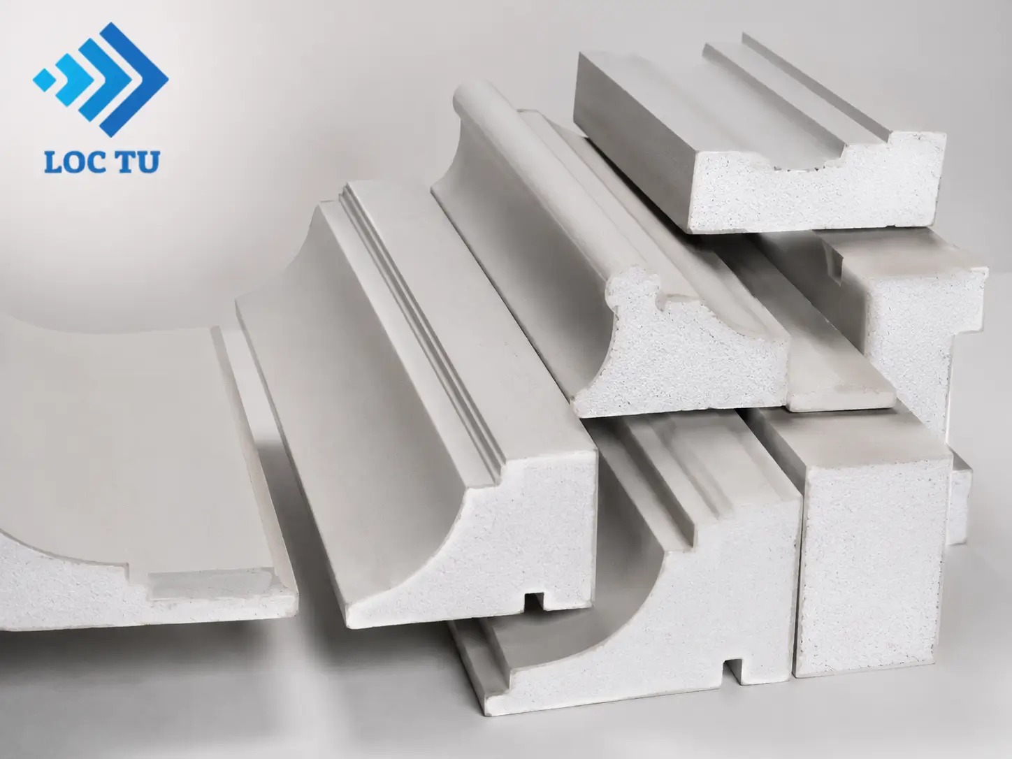 Phào chỉ EPS là giải pháp trang trí được nhiều công trình lựa chọn nhờ khả năng duy trì tính thẩm mỹ theo thời gian