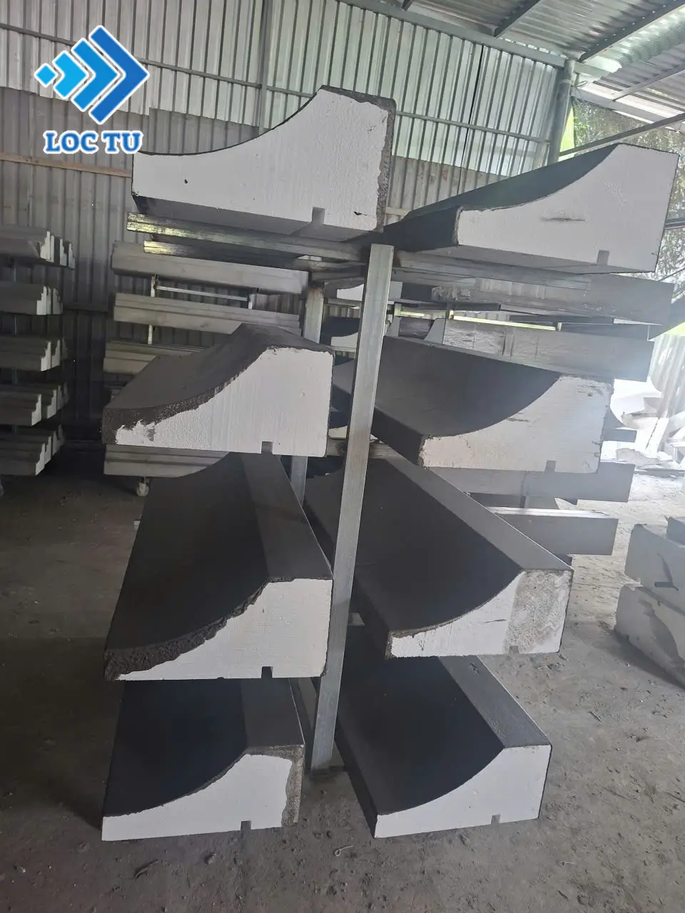 Phào chỉ xốp bê tông nhẹ phù hợp trang trí trần nhà, cột, cửa sổ và mặt tiền ngoại thất