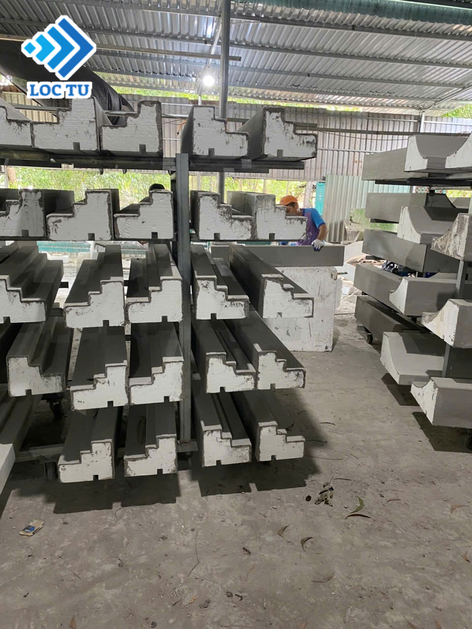 Cận cảnh phào chỉ EPS tỷ trọng cao với đường nét sắc nét và bề mặt hoàn thiện đẹp mắt